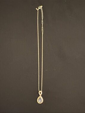 SAQ Delicate Gold Teardrop Necklace with Blue Stone